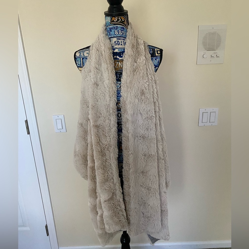 Fur vest